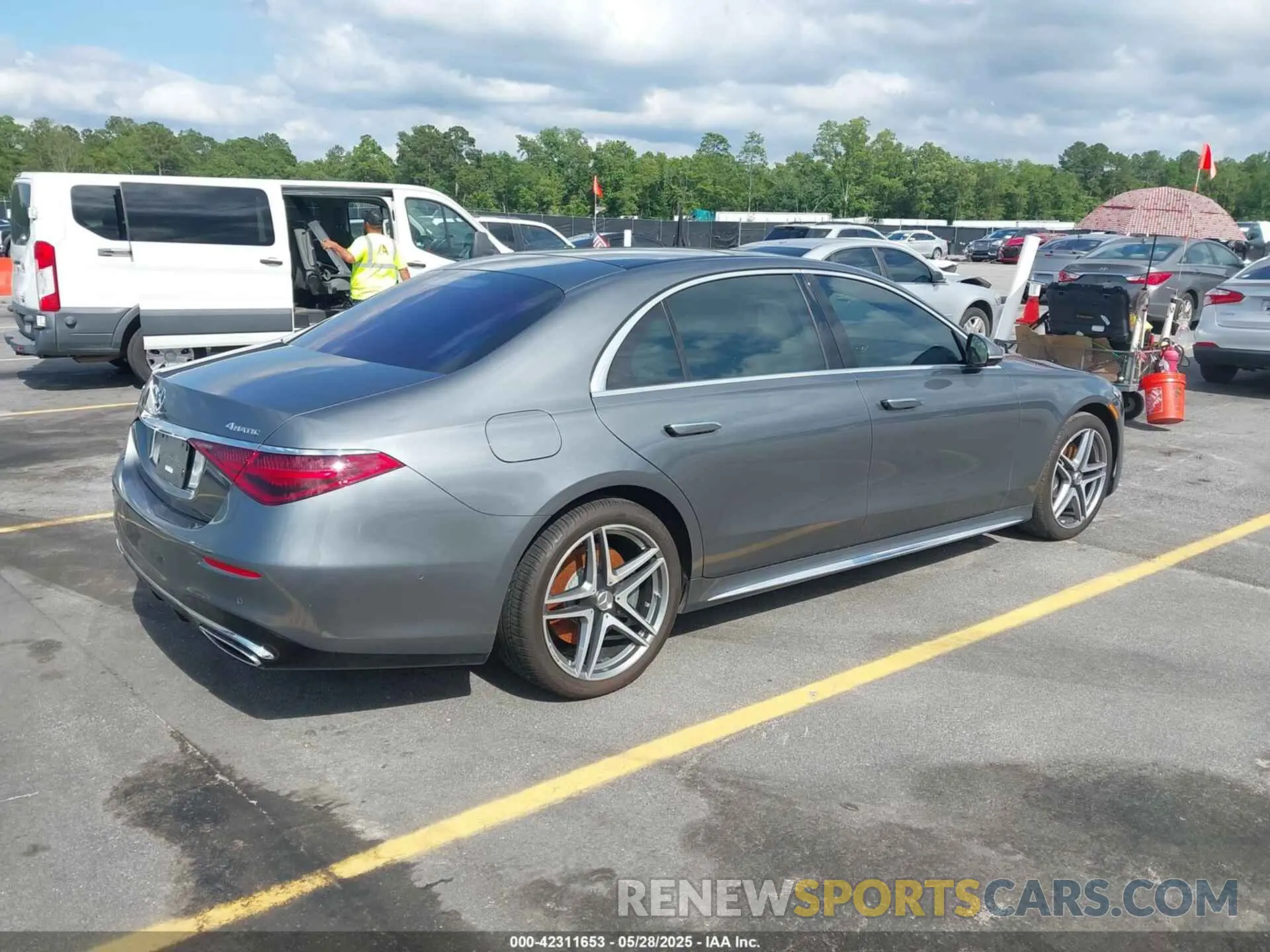 4 Photograph of a damaged car W1K6G7GB8MA029712 MERCEDES-BENZ S 580 2021