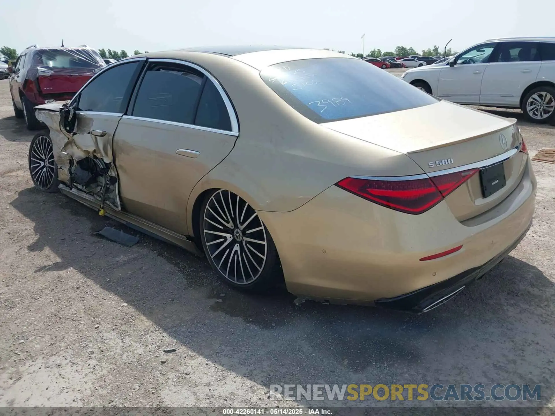 3 Photograph of a damaged car W1K6G7GB0NA083989 MERCEDES-BENZ S 580 2022