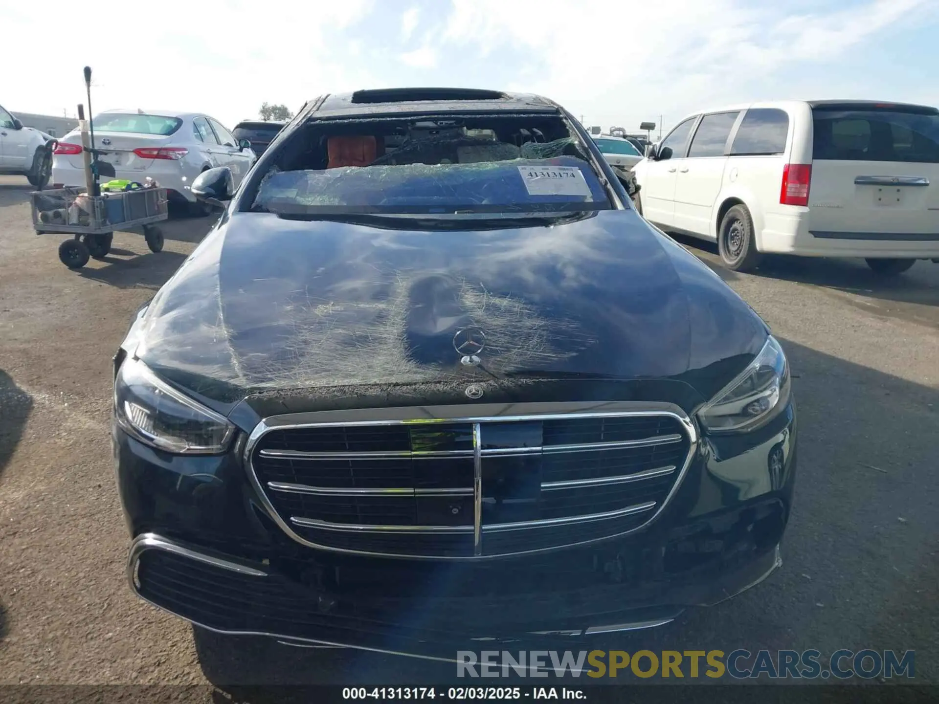 11 Photograph of a damaged car W1K6G7GB6NA151826 MERCEDES-BENZ S 580 2022