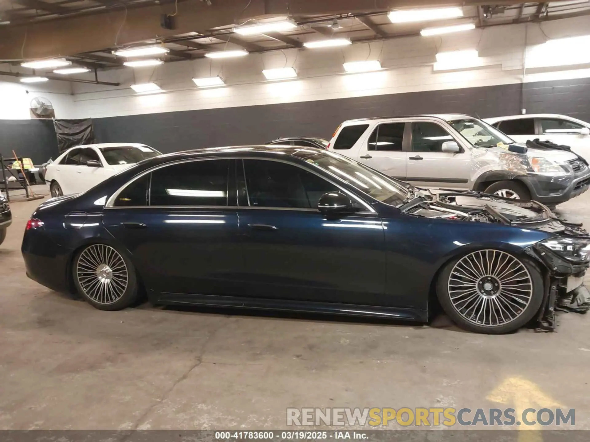 14 Photograph of a damaged car W1K6G7GB7NA155304 MERCEDES-BENZ S 580 2022