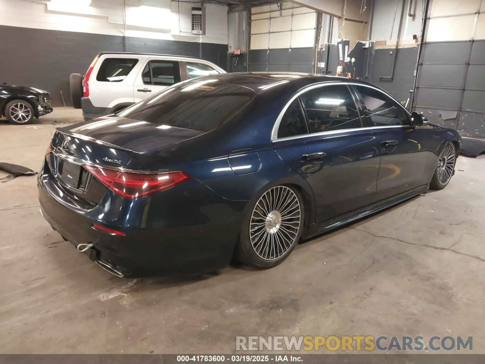 4 Photograph of a damaged car W1K6G7GB7NA155304 MERCEDES-BENZ S 580 2022