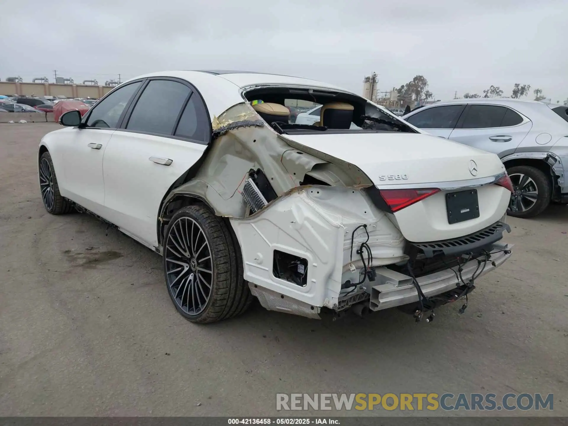 3 Photograph of a damaged car W1K6G7GB5PA182598 MERCEDES-BENZ S 580 2023