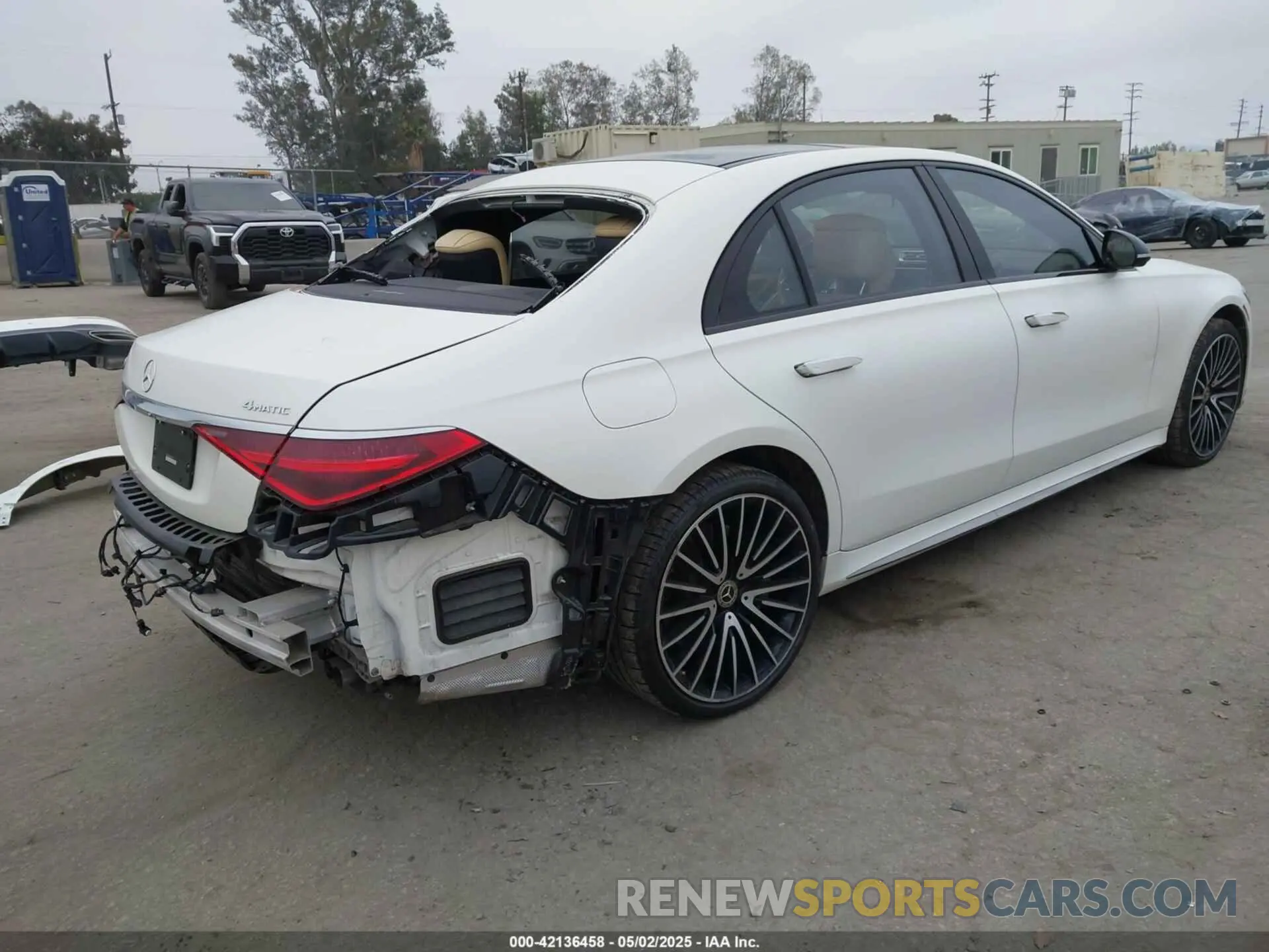 4 Photograph of a damaged car W1K6G7GB5PA182598 MERCEDES-BENZ S 580 2023
