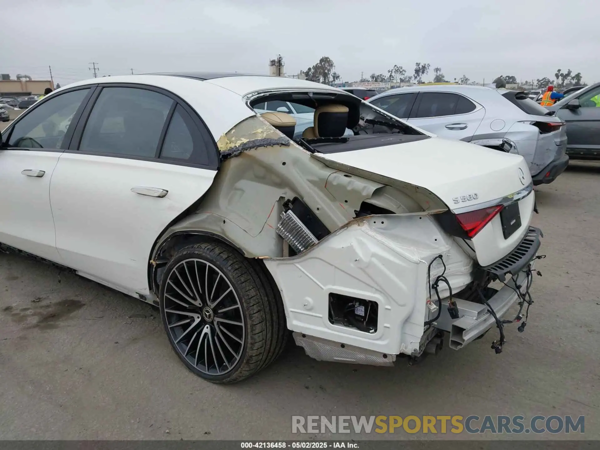 6 Photograph of a damaged car W1K6G7GB5PA182598 MERCEDES-BENZ S 580 2023