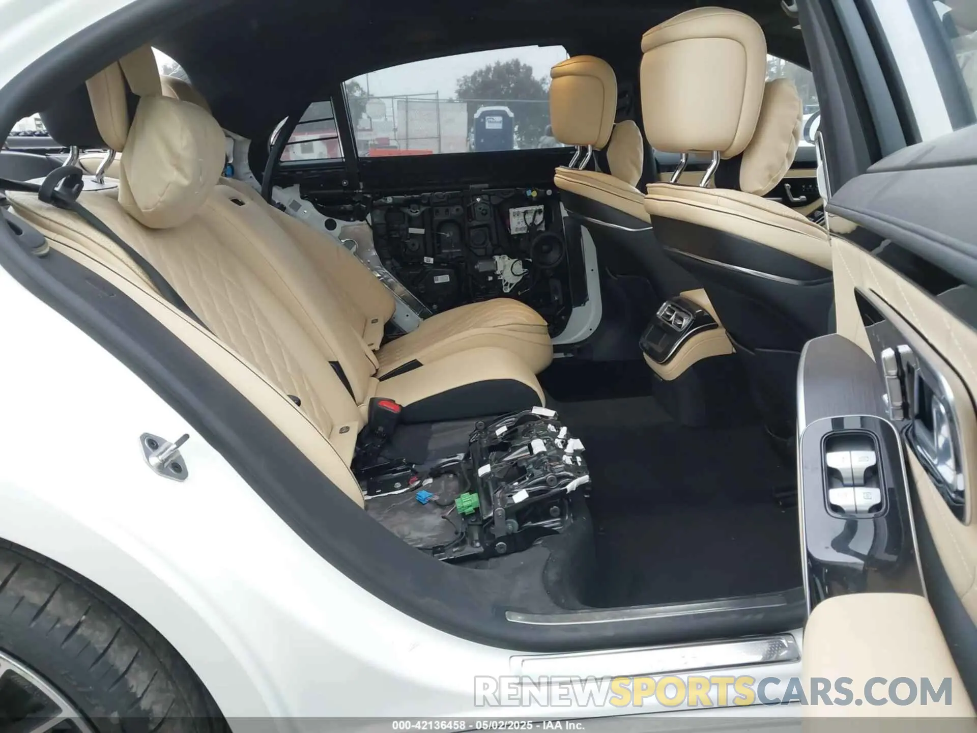 8 Photograph of a damaged car W1K6G7GB5PA182598 MERCEDES-BENZ S 580 2023
