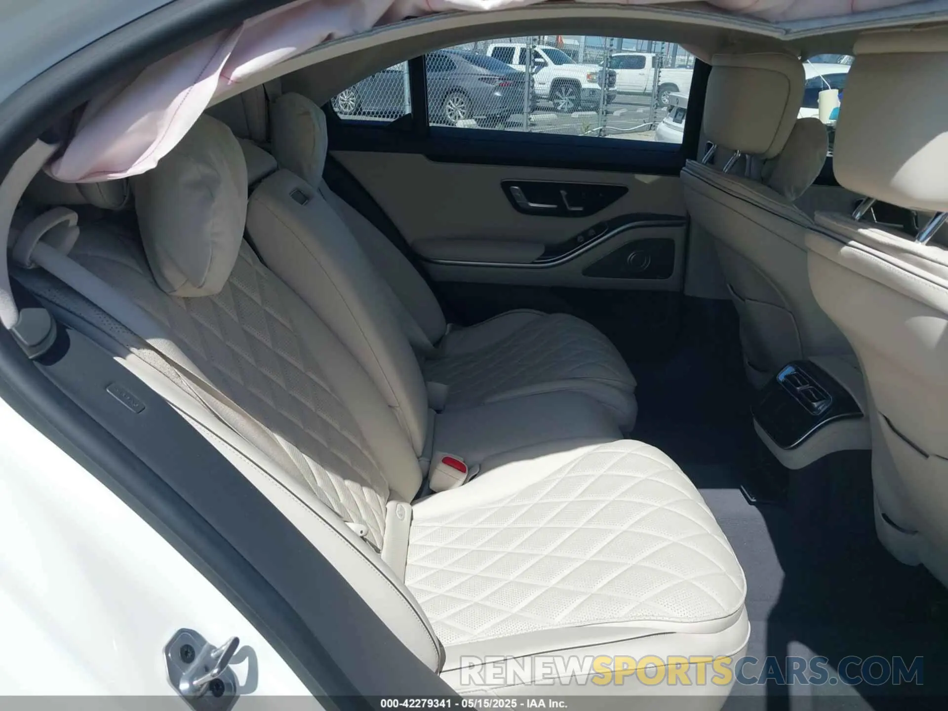 8 Photograph of a damaged car W1K6G7GB6PA235373 MERCEDES-BENZ S 580 2023