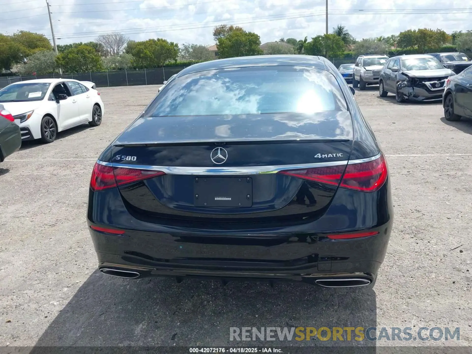 17 Photograph of a damaged car W1K6G7GB4RA304144 MERCEDES-BENZ S 580 2024