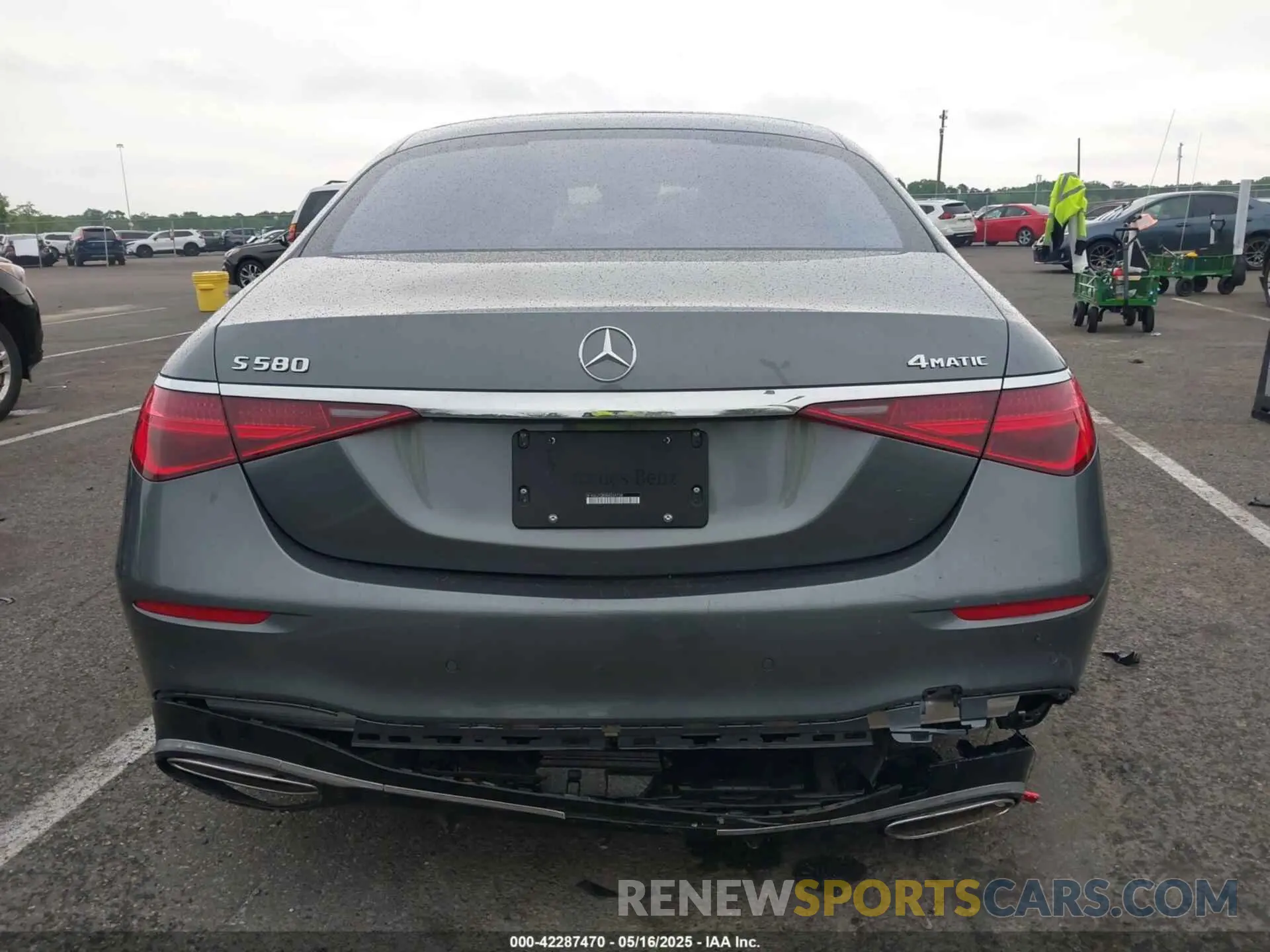 16 Photograph of a damaged car W1K6G7GBXRA269738 MERCEDES-BENZ S 580 2024