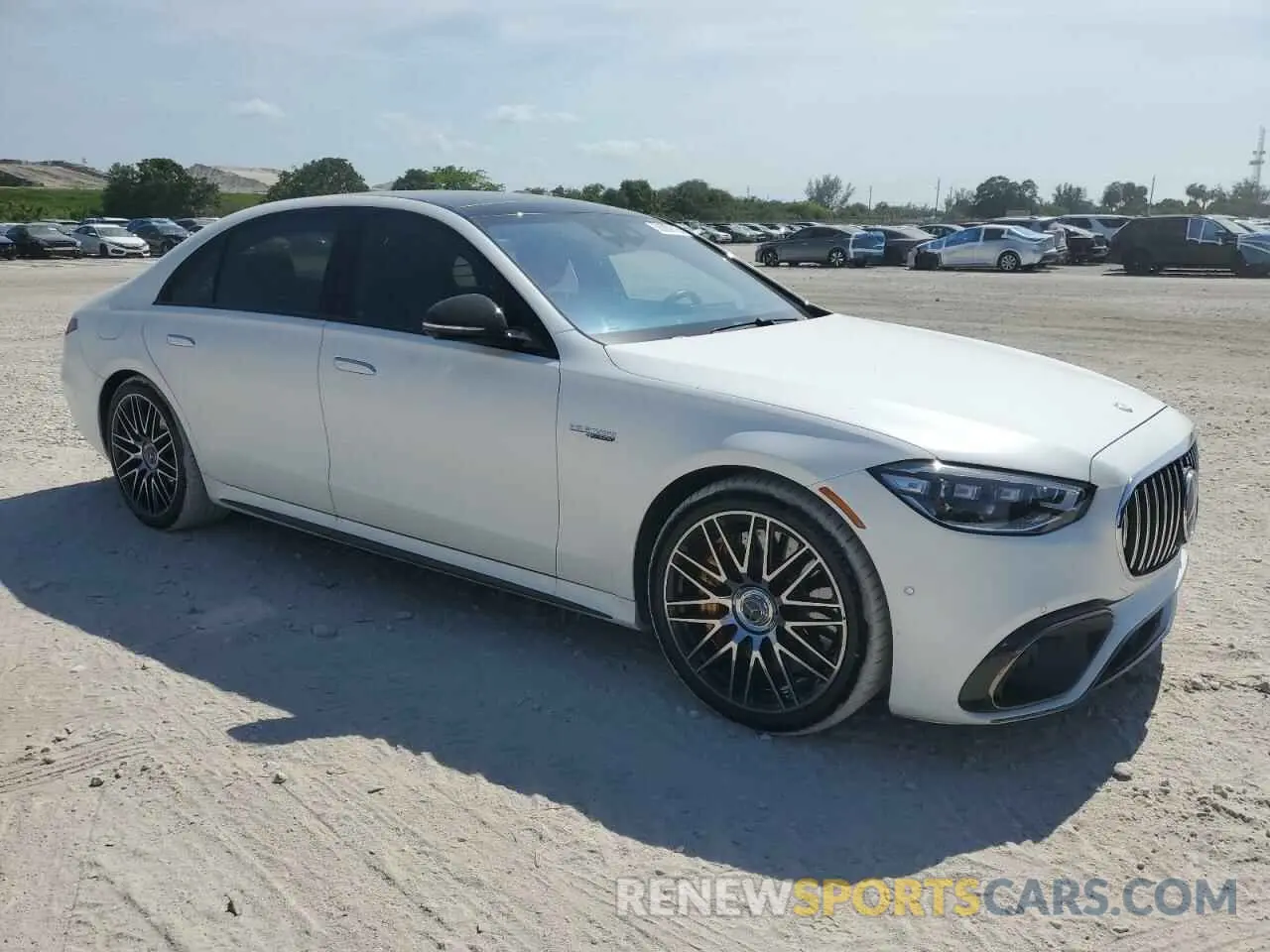 4 Photograph of a damaged car W1K6G8CB0RA269470 MERCEDES-BENZ S 63 E PER 2024