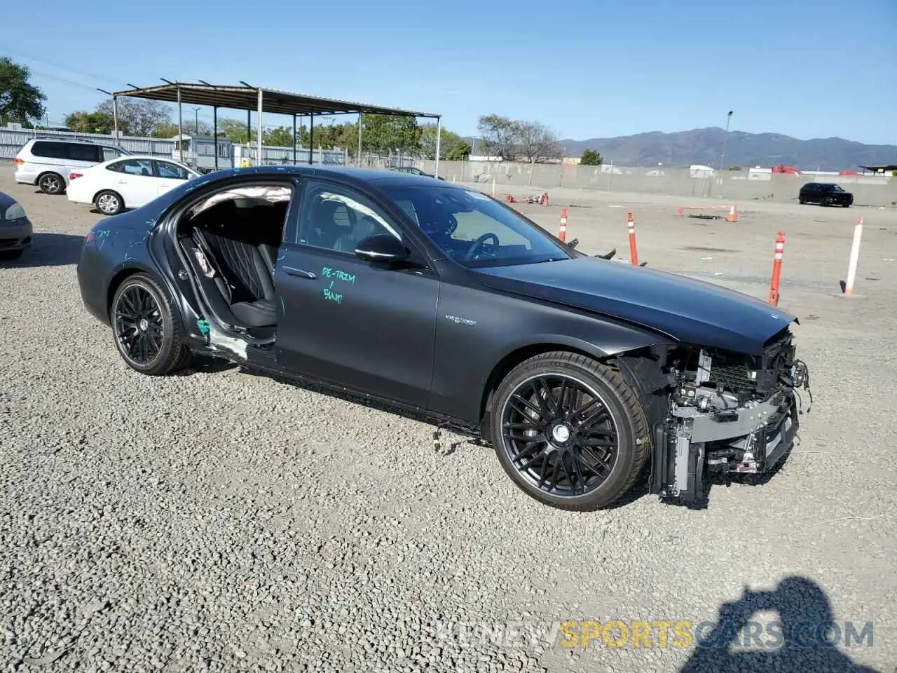 4 Photograph of a damaged car W1K6G8CB1SA317158 MERCEDES-BENZ S 63 E PER 2025