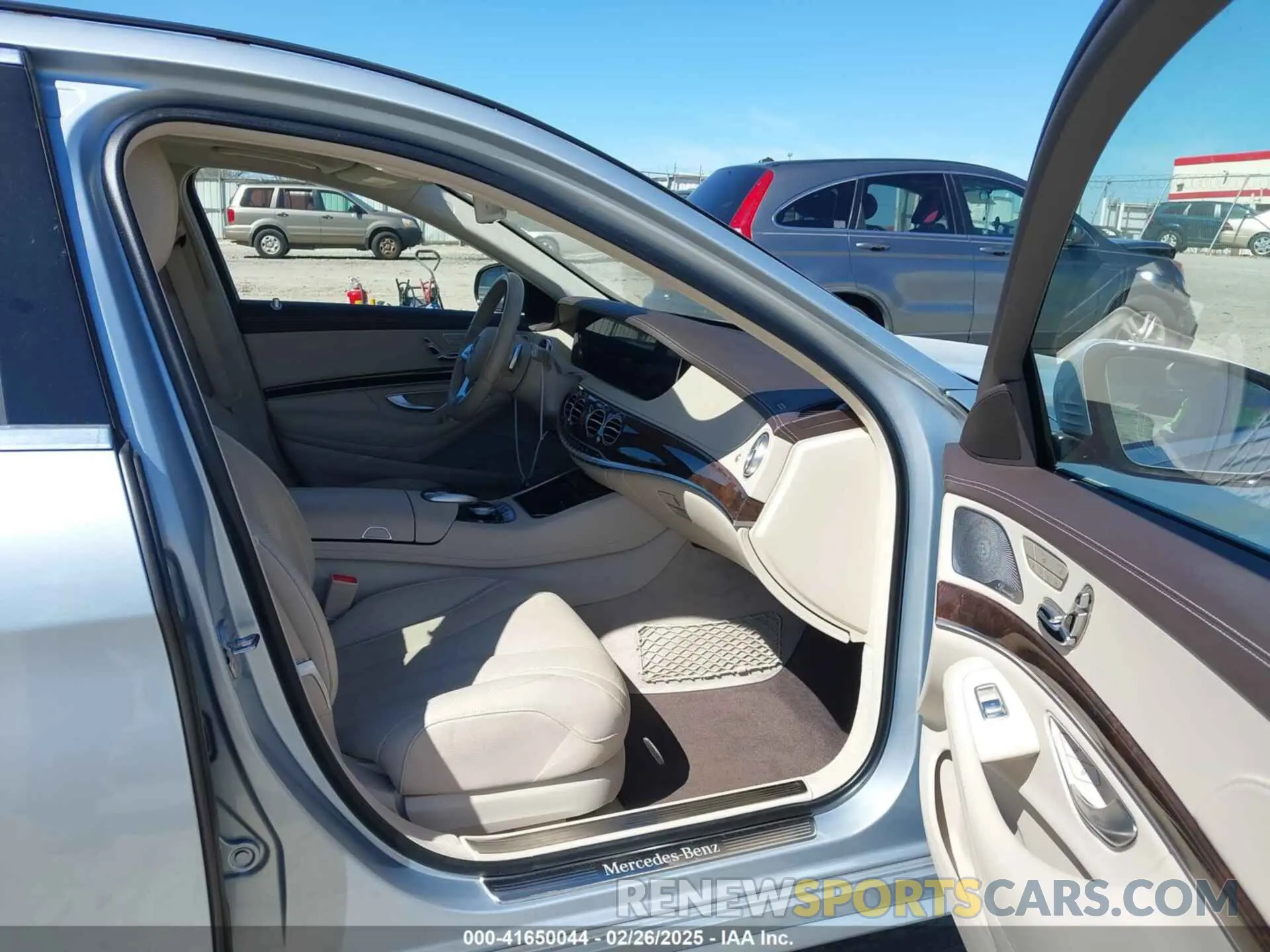 5 Photograph of a damaged car WDDUG6GB1KA482651 MERCEDES-BENZ S-CLASS 2019