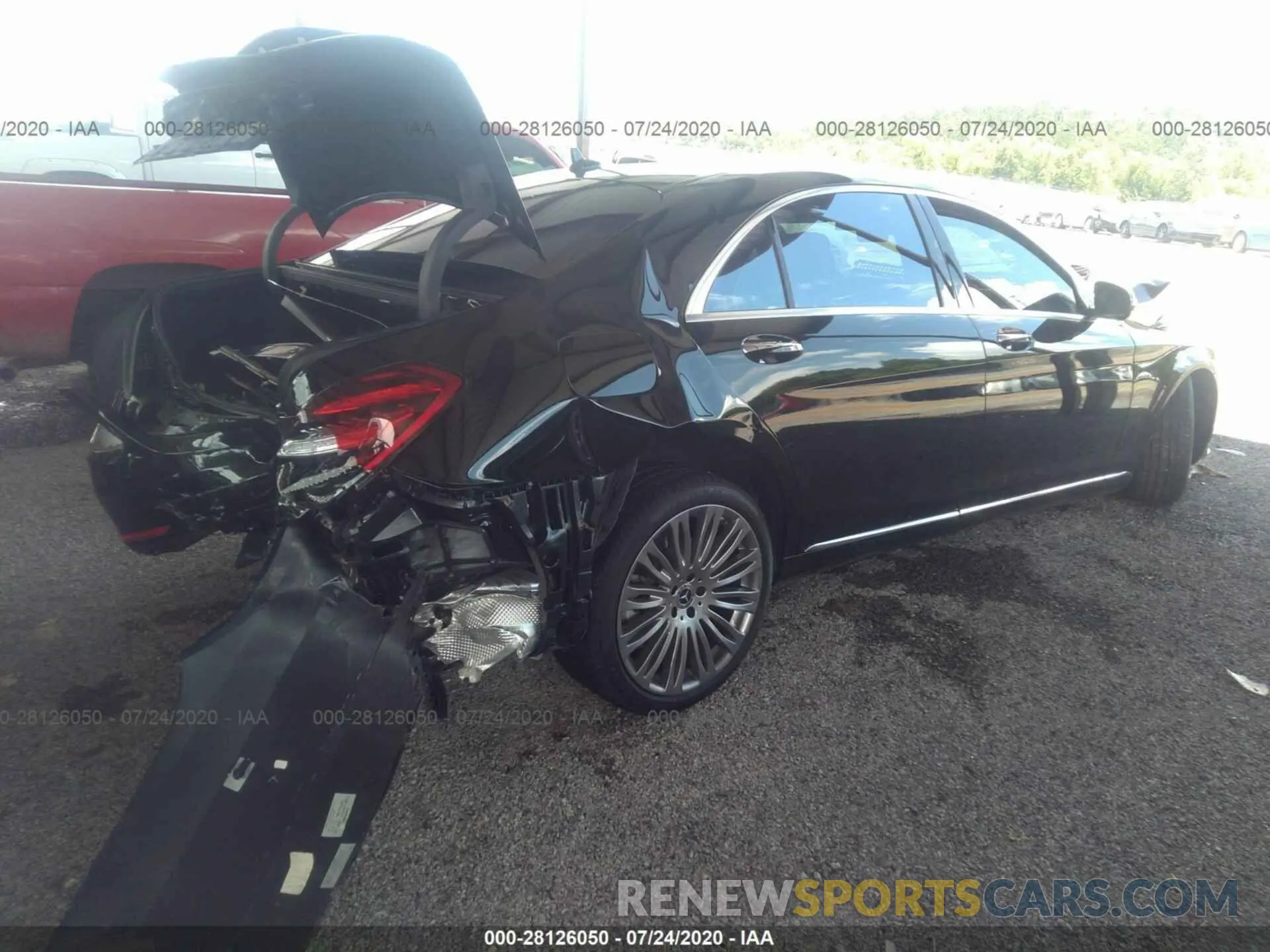 4 Photograph of a damaged car WDDUG6GB3KA453331 MERCEDES-BENZ S-CLASS 2019