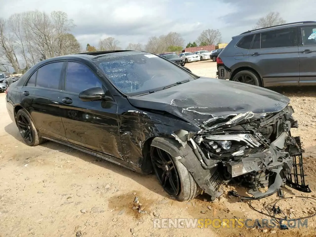 4 Photograph of a damaged car WDDUG8DB4KA458909 MERCEDES-BENZ S-CLASS 2019