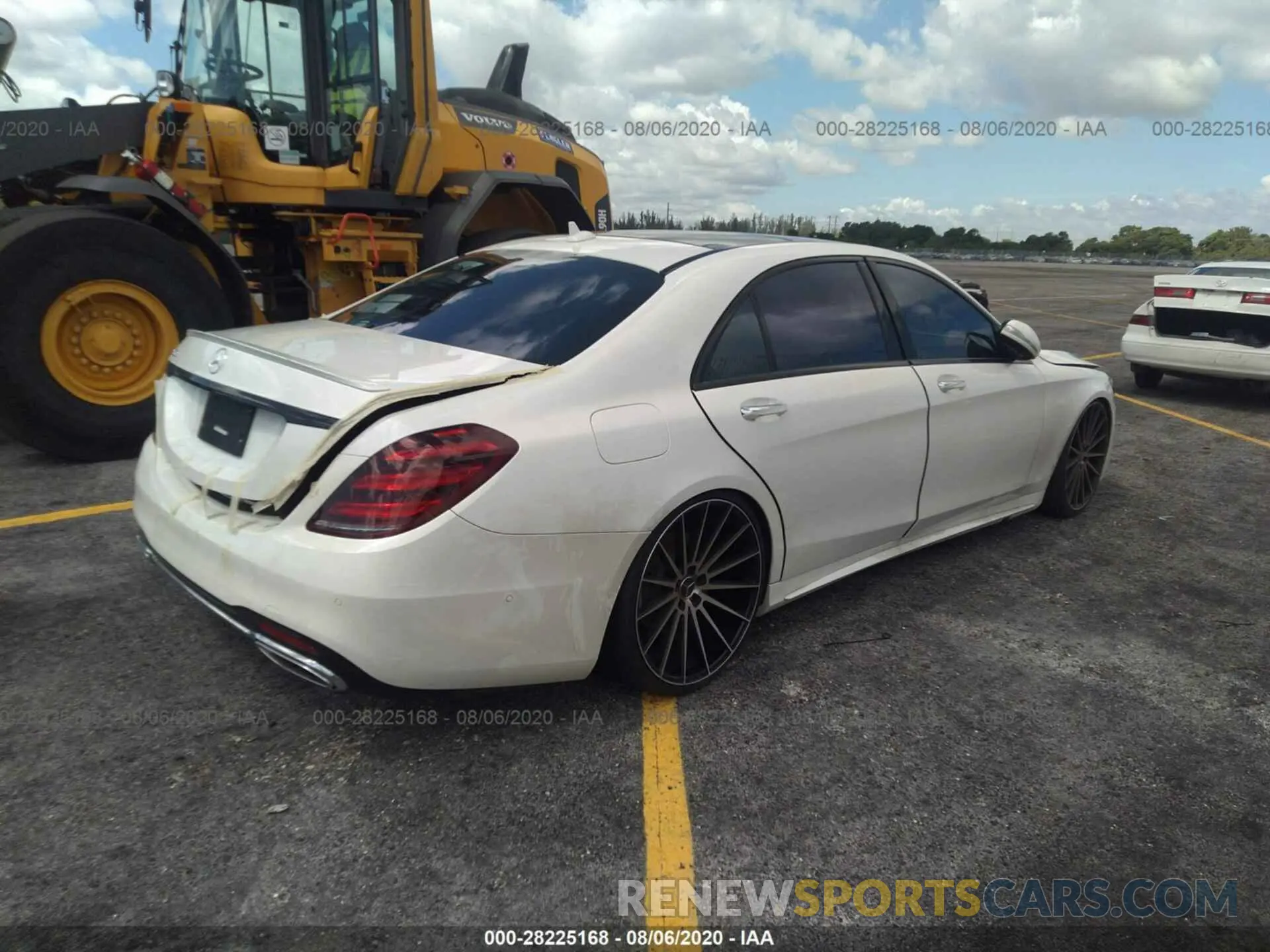 4 Photograph of a damaged car WDDUG8DB7KA453879 MERCEDES-BENZ S-CLASS 2019