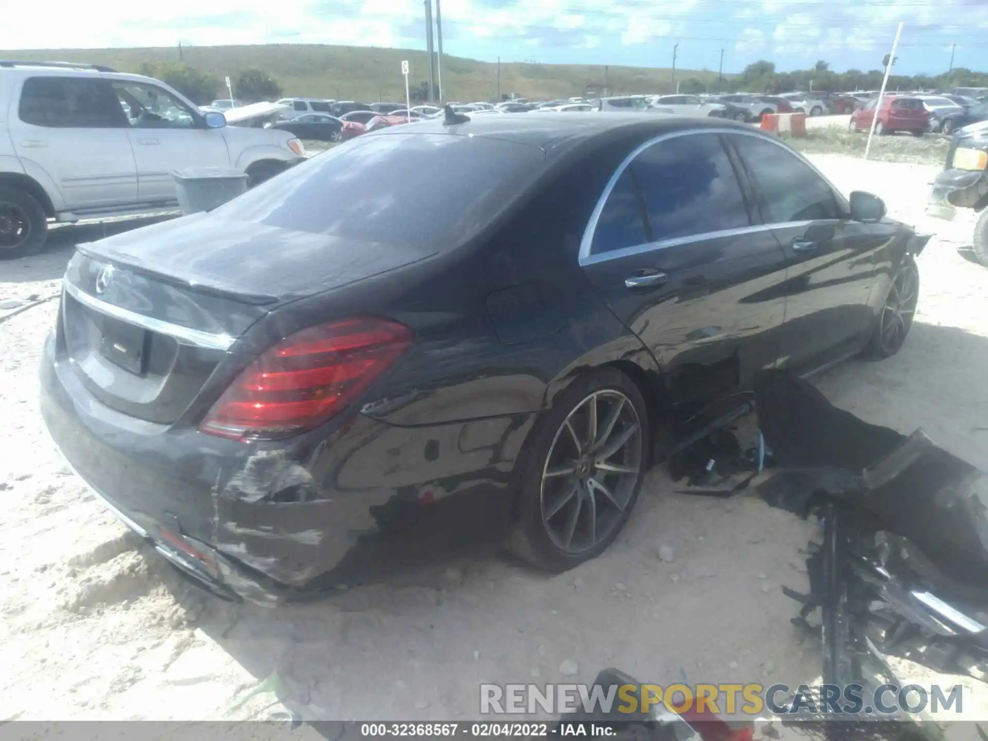 4 Photograph of a damaged car W1KUG8DB2LA563787 MERCEDES-BENZ S-CLASS 2020