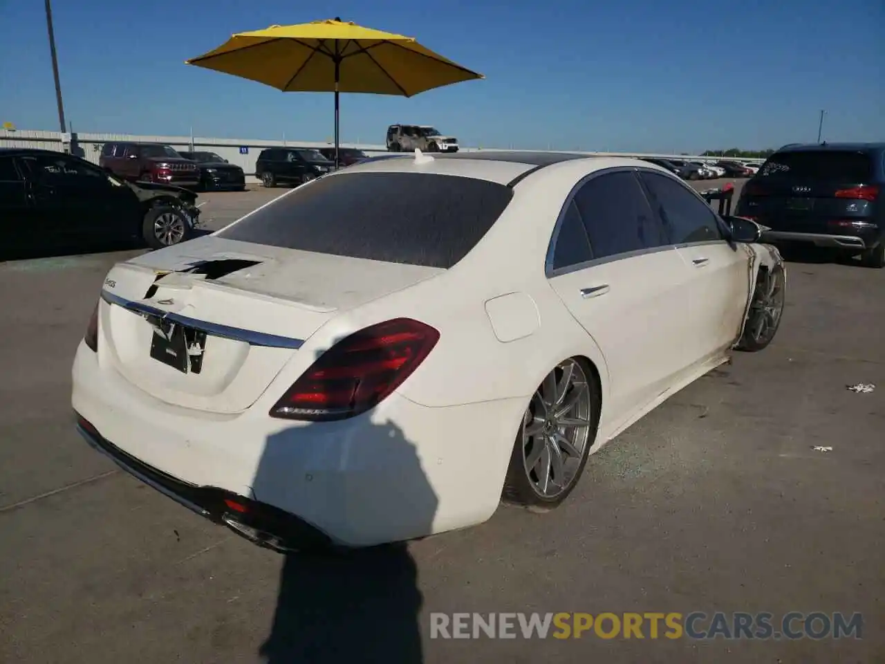 4 Photograph of a damaged car WDDUG6GB5LA508220 MERCEDES-BENZ S-CLASS 2020