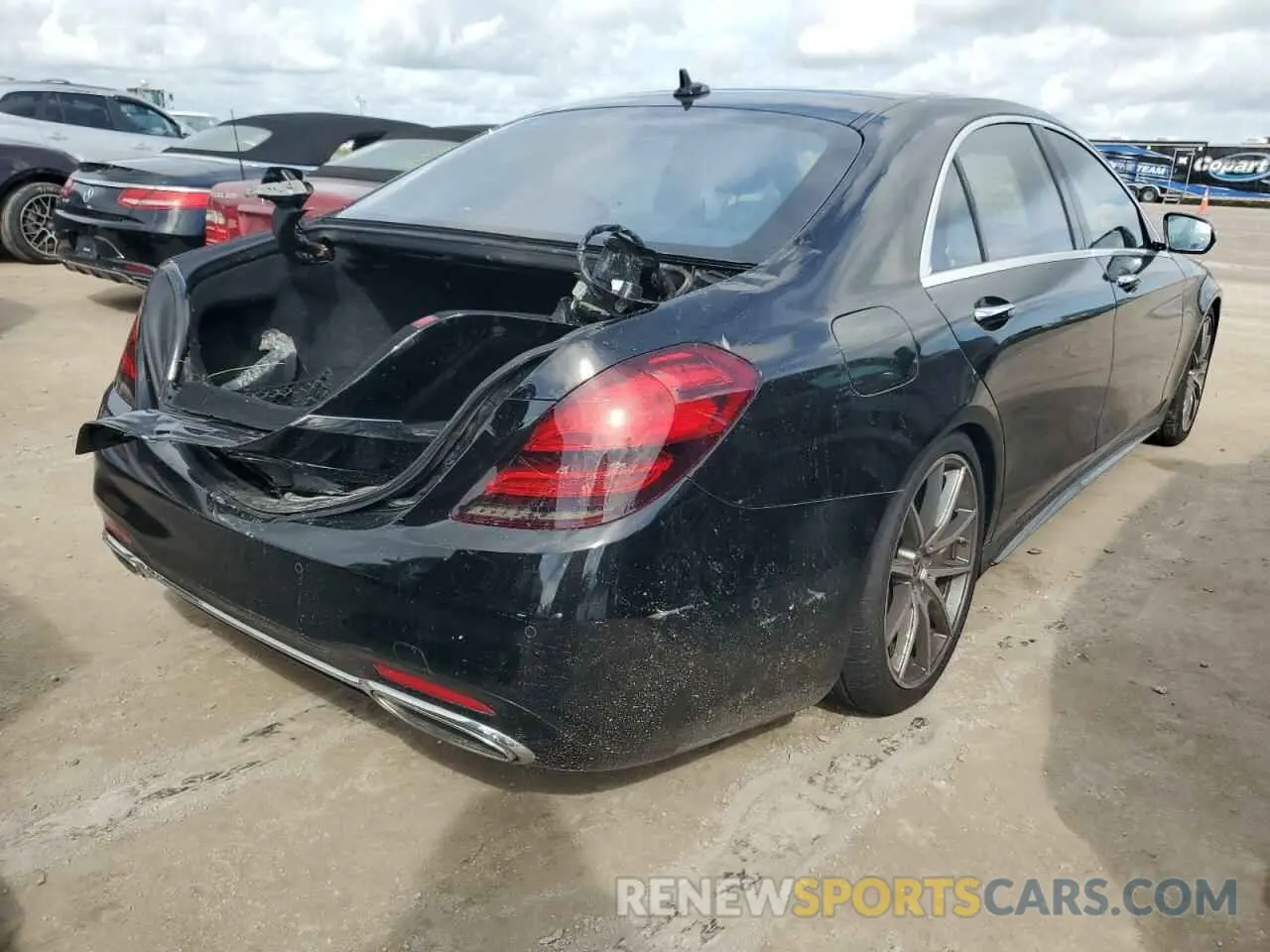 4 Photograph of a damaged car WDDUG6GB6LA522725 MERCEDES-BENZ S-CLASS 2020