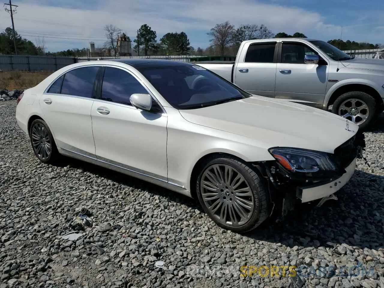 4 Photograph of a damaged car WDDUG8DB8LA512195 MERCEDES-BENZ S-CLASS 2020