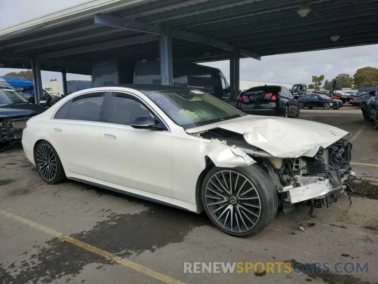 4 Photograph of a damaged car W1K6G6DB3NA165858 MERCEDES-BENZ S-CLASS 2022