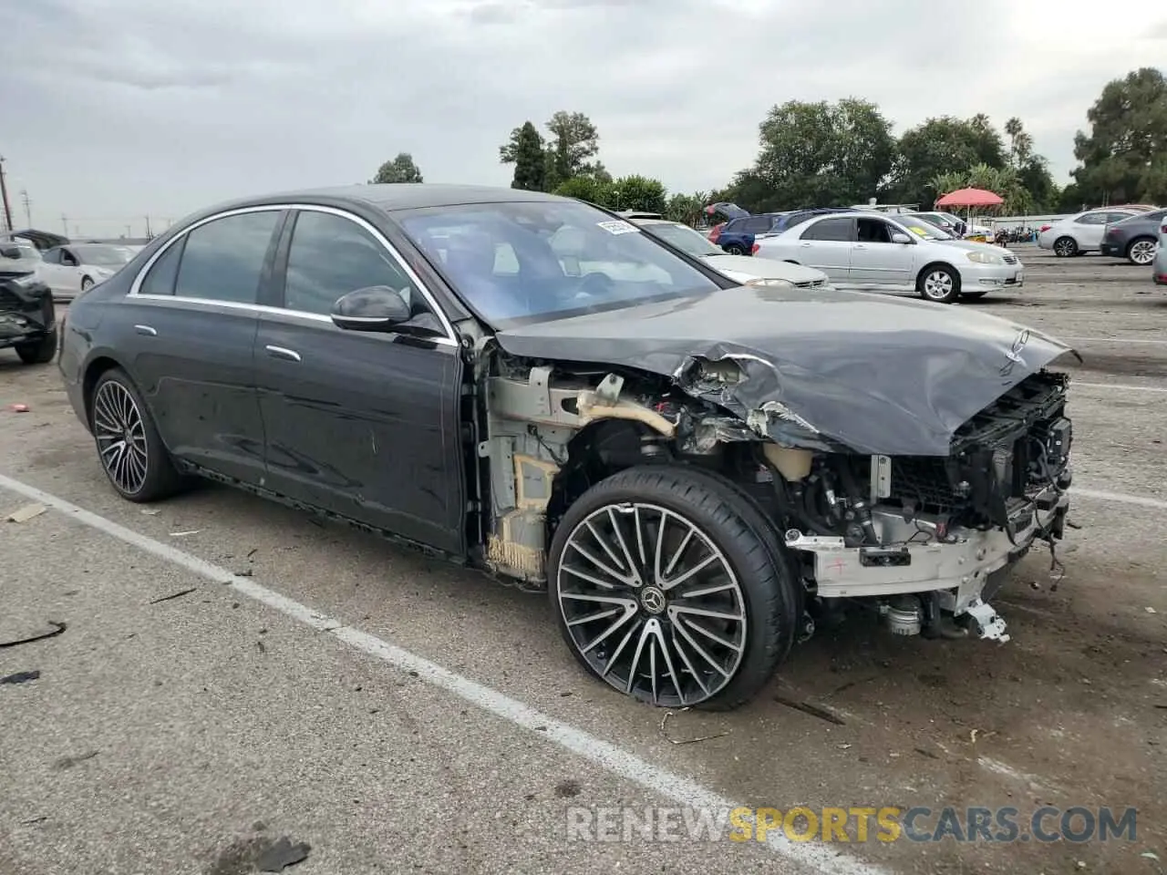 4 Photograph of a damaged car W1K6G6DB5NA159351 MERCEDES-BENZ S-CLASS 2022