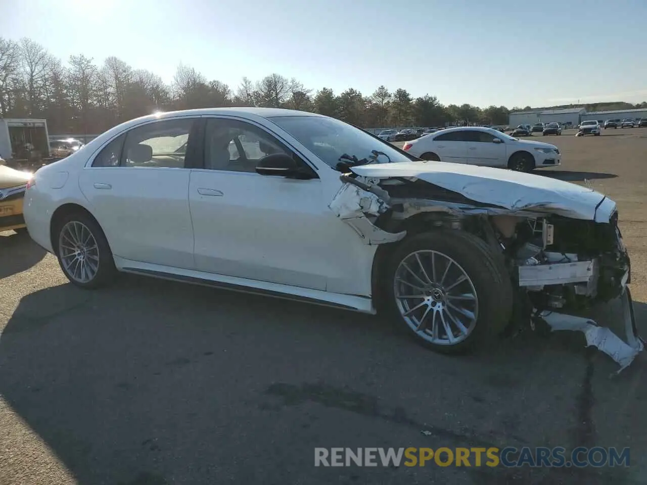4 Photograph of a damaged car W1K6G6DB5NA166087 MERCEDES-BENZ S-CLASS 2022
