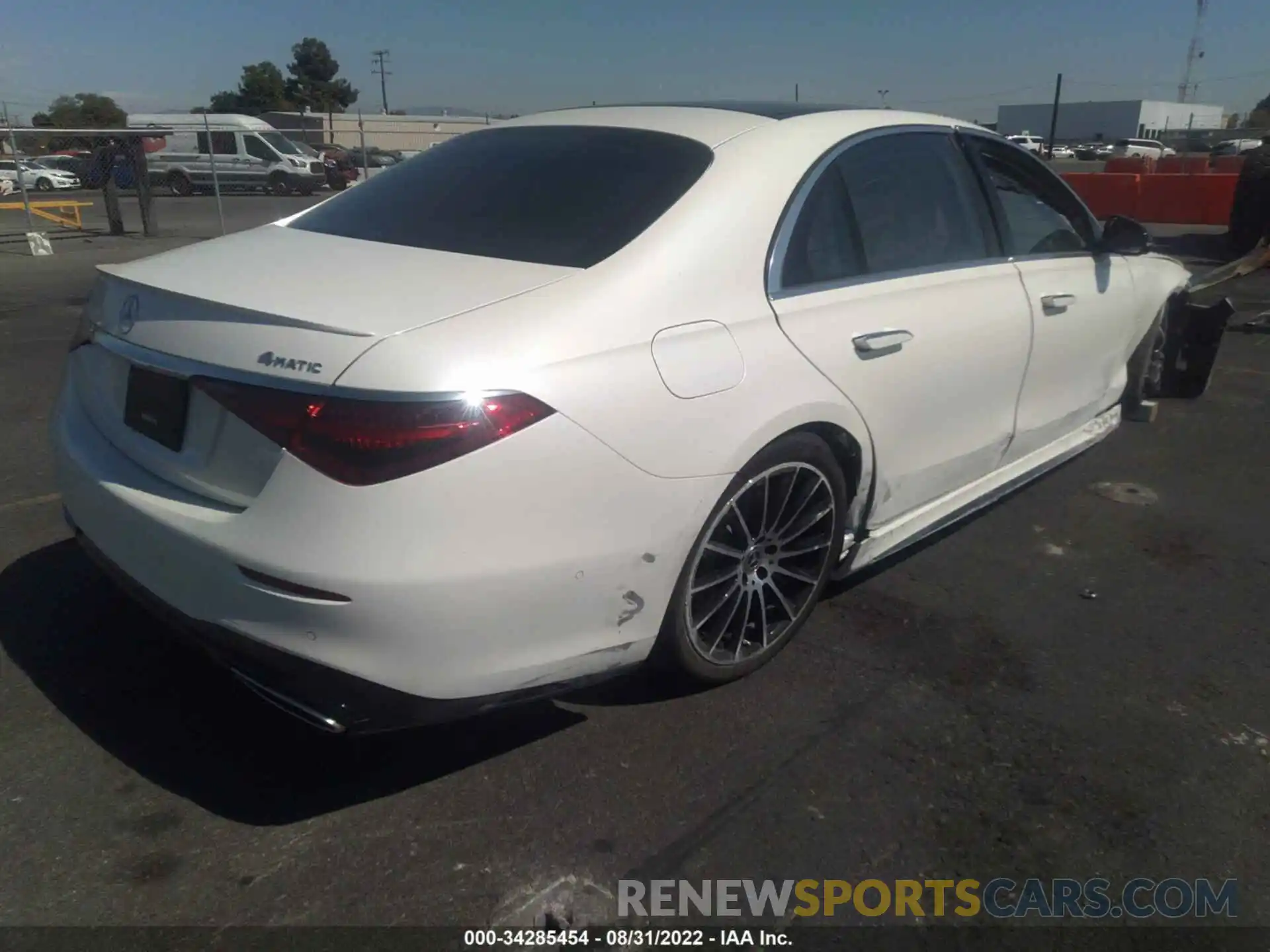 4 Photograph of a damaged car W1K6G6DB6NA088810 MERCEDES-BENZ S-CLASS 2022