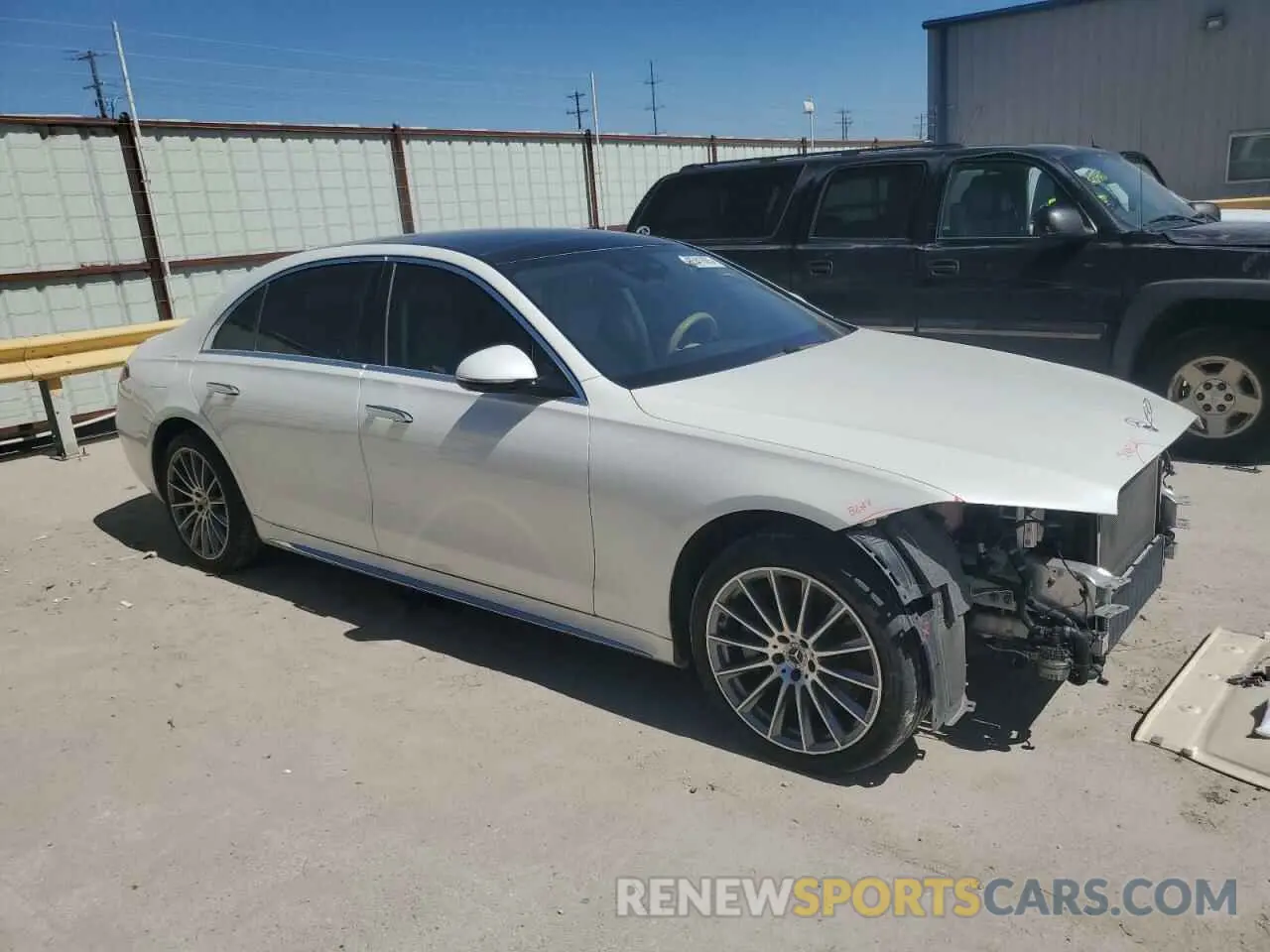 4 Photograph of a damaged car W1K6G6DB6NA157723 MERCEDES-BENZ S-CLASS 2022