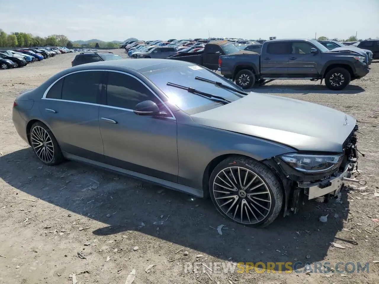 4 Photograph of a damaged car W1K6G7GB4NA106528 MERCEDES-BENZ S-CLASS 2022