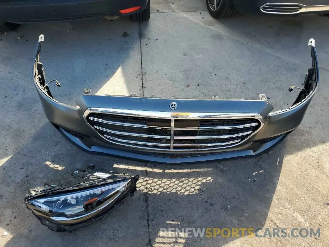 12 Photograph of a damaged car W1K6G7GB8NA105172 MERCEDES-BENZ S-CLASS 2022