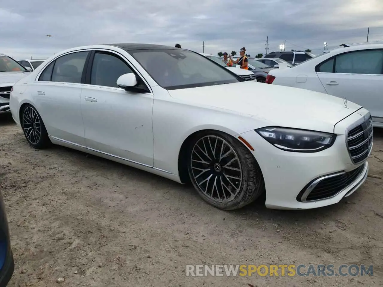 4 Photograph of a damaged car W1K6G7GB9NA132168 MERCEDES-BENZ S-CLASS 2022