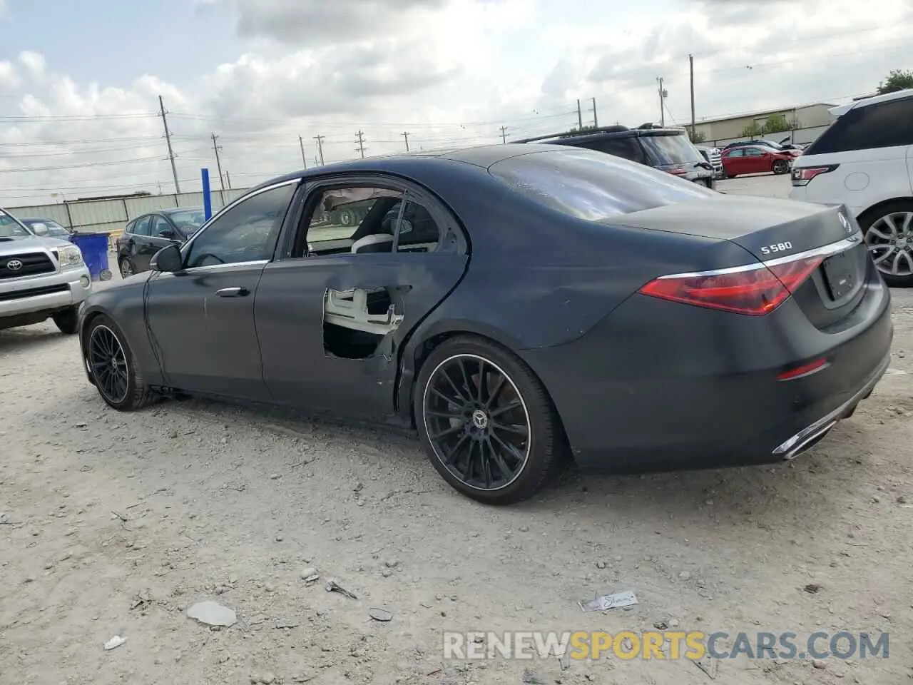 2 Photograph of a damaged car W1K6G7GBXNA133586 MERCEDES-BENZ S-CLASS 2022