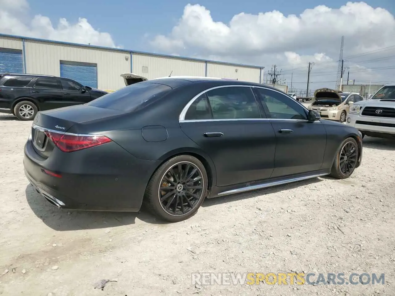 3 Photograph of a damaged car W1K6G7GBXNA133586 MERCEDES-BENZ S-CLASS 2022