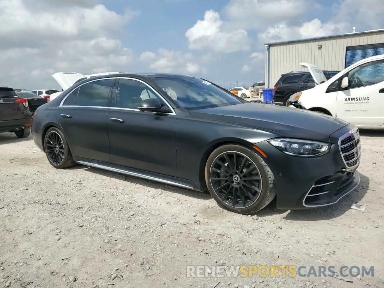 4 Photograph of a damaged car W1K6G7GBXNA133586 MERCEDES-BENZ S-CLASS 2022