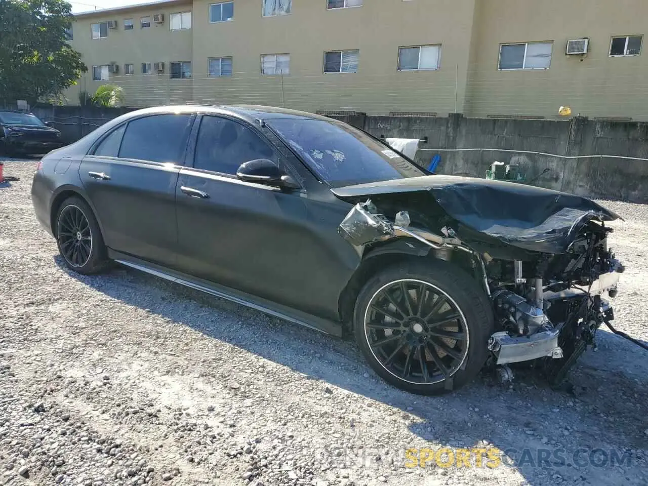 4 Photograph of a damaged car W1K6G6KBXRA276299 MERCEDES-BENZ S S580E 4M 2024