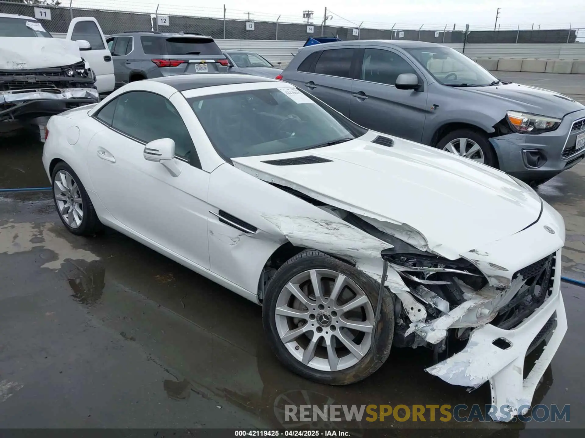 1 Photograph of a damaged car W1KPK3JA7LF170171 MERCEDES-BENZ SLC 300 2020