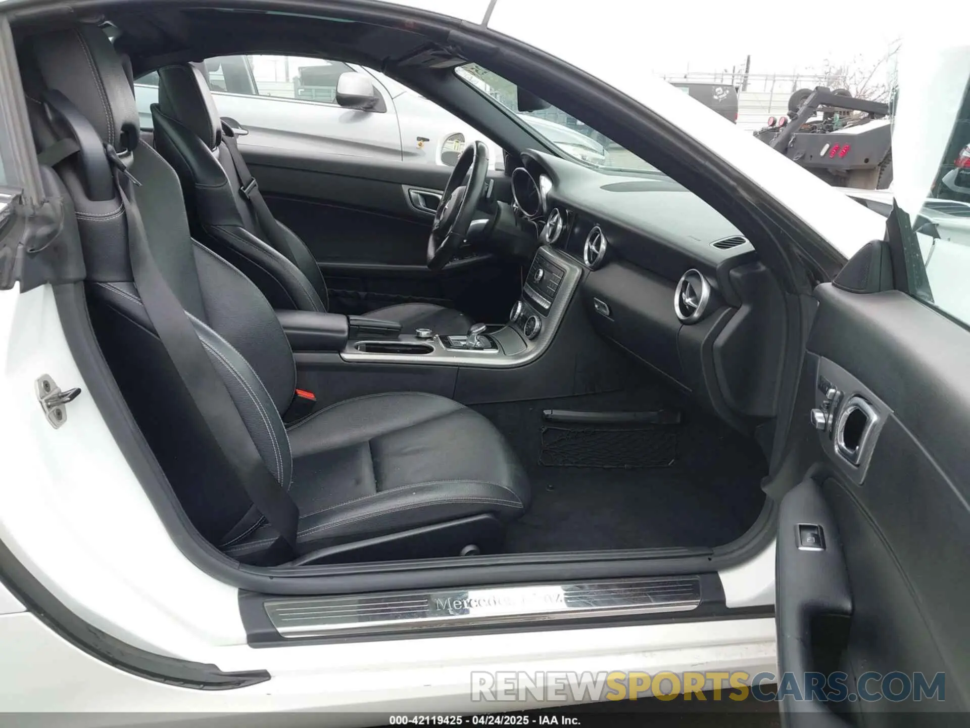 5 Photograph of a damaged car W1KPK3JA7LF170171 MERCEDES-BENZ SLC 300 2020