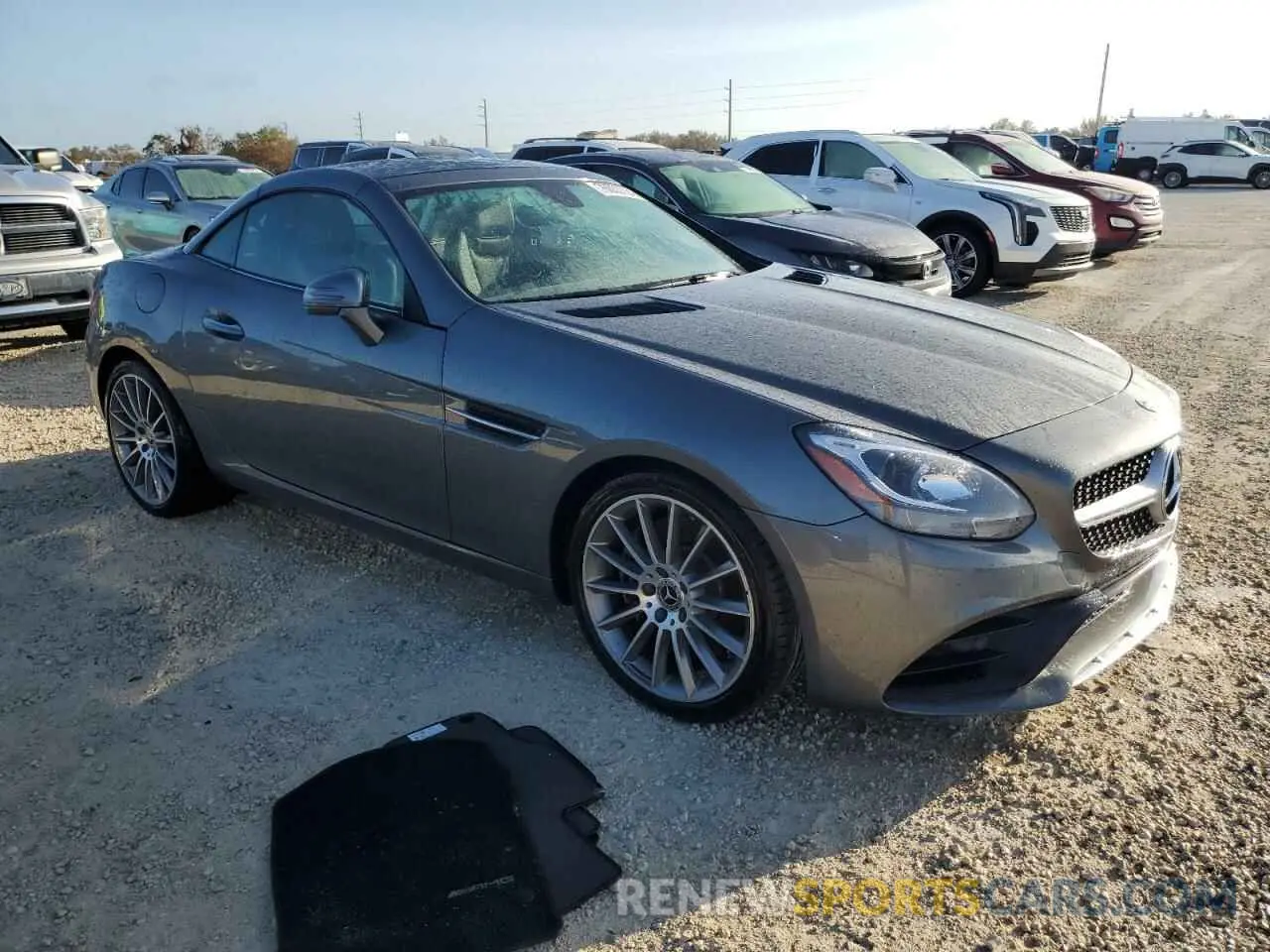 4 Photograph of a damaged car WDDPK3JAXKF160071 MERCEDES-BENZ SLC-CLASS 2019