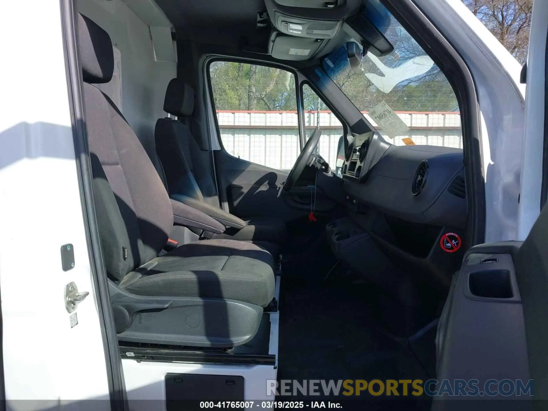 5 Photograph of a damaged car WD3PE7ED3KT006374 MERCEDES-BENZ SPRINTER 1500 2019