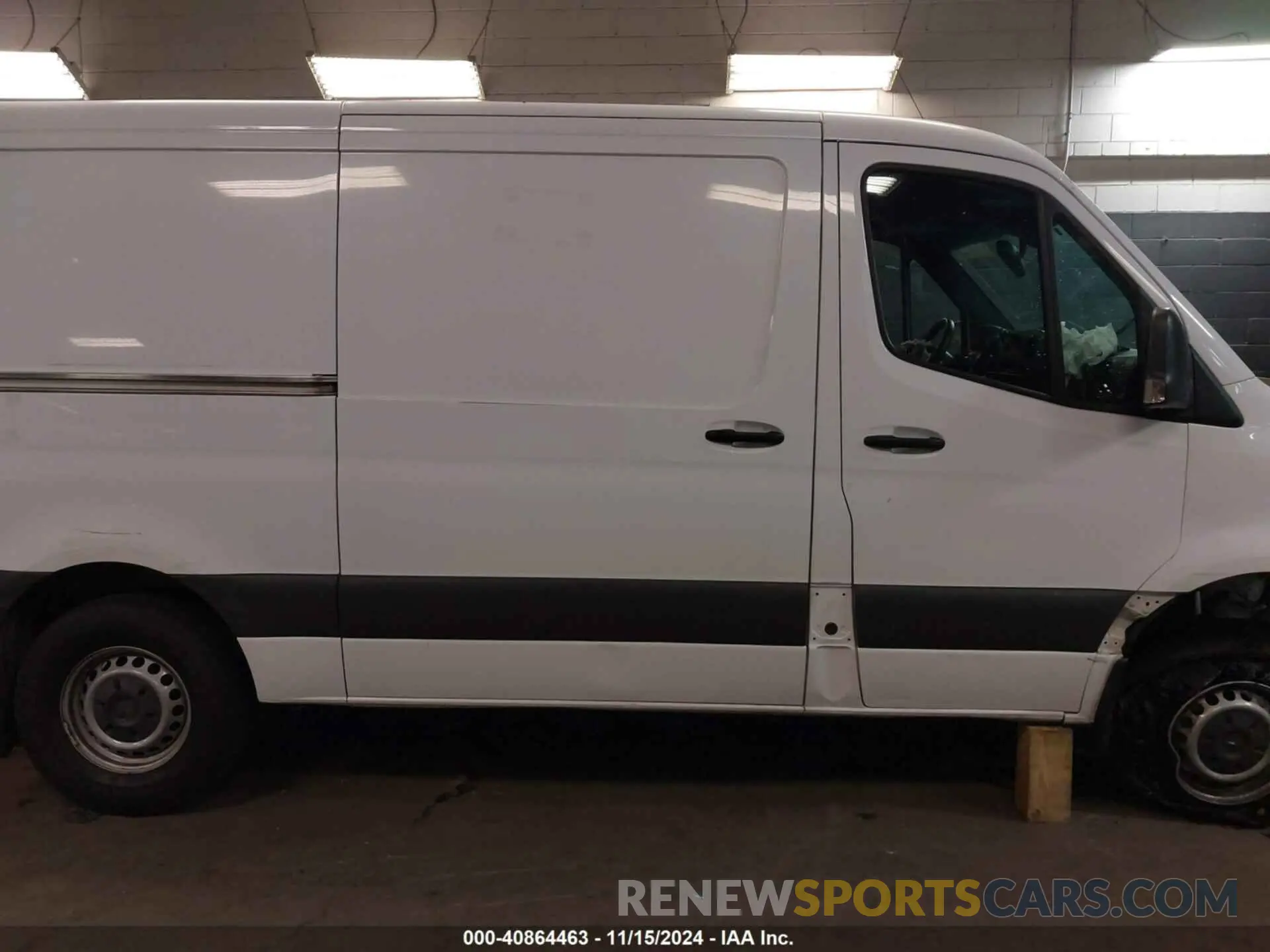 13 Photograph of a damaged car WD4PE7ED8KT015888 MERCEDES-BENZ SPRINTER 1500 2019