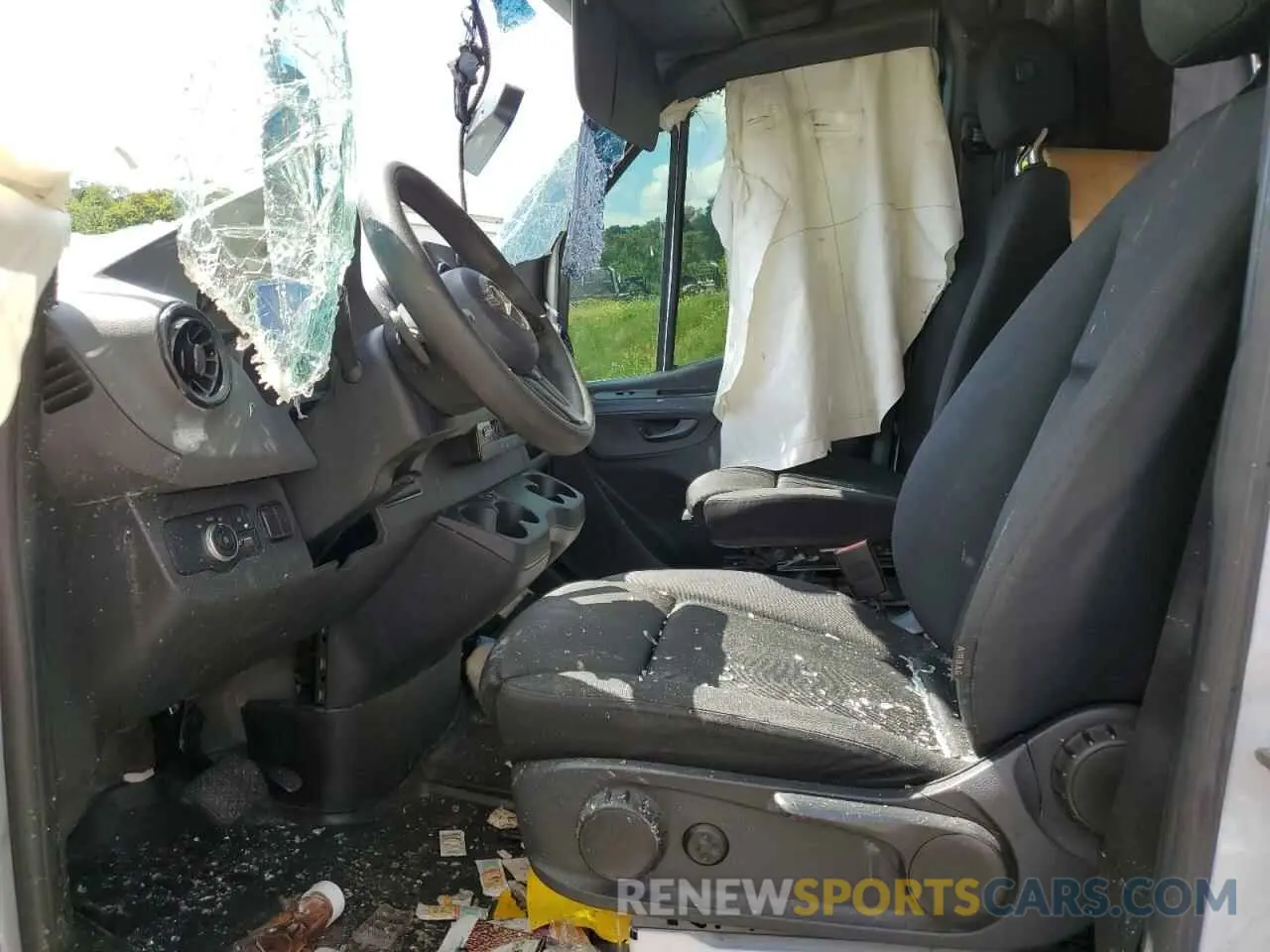 7 Photograph of a damaged car W1W4EDHY4KP198942 MERCEDES-BENZ SPRINTER 2019