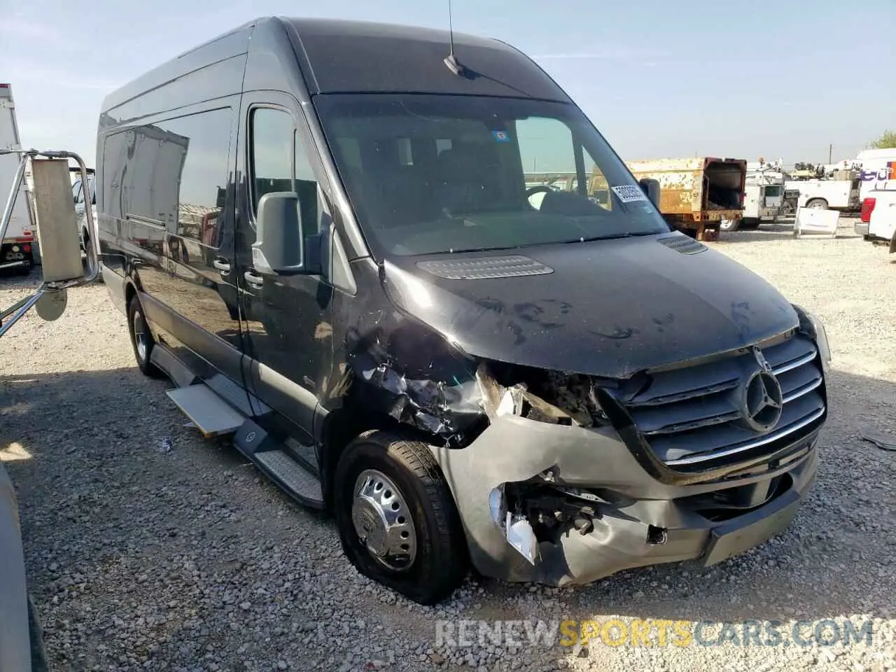 4 Photograph of a damaged car W1X8ED3Y4KP192983 MERCEDES-BENZ SPRINTER 2019
