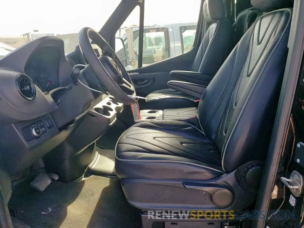 7 Photograph of a damaged car W1X8ED3Y4KP192983 MERCEDES-BENZ SPRINTER 2019