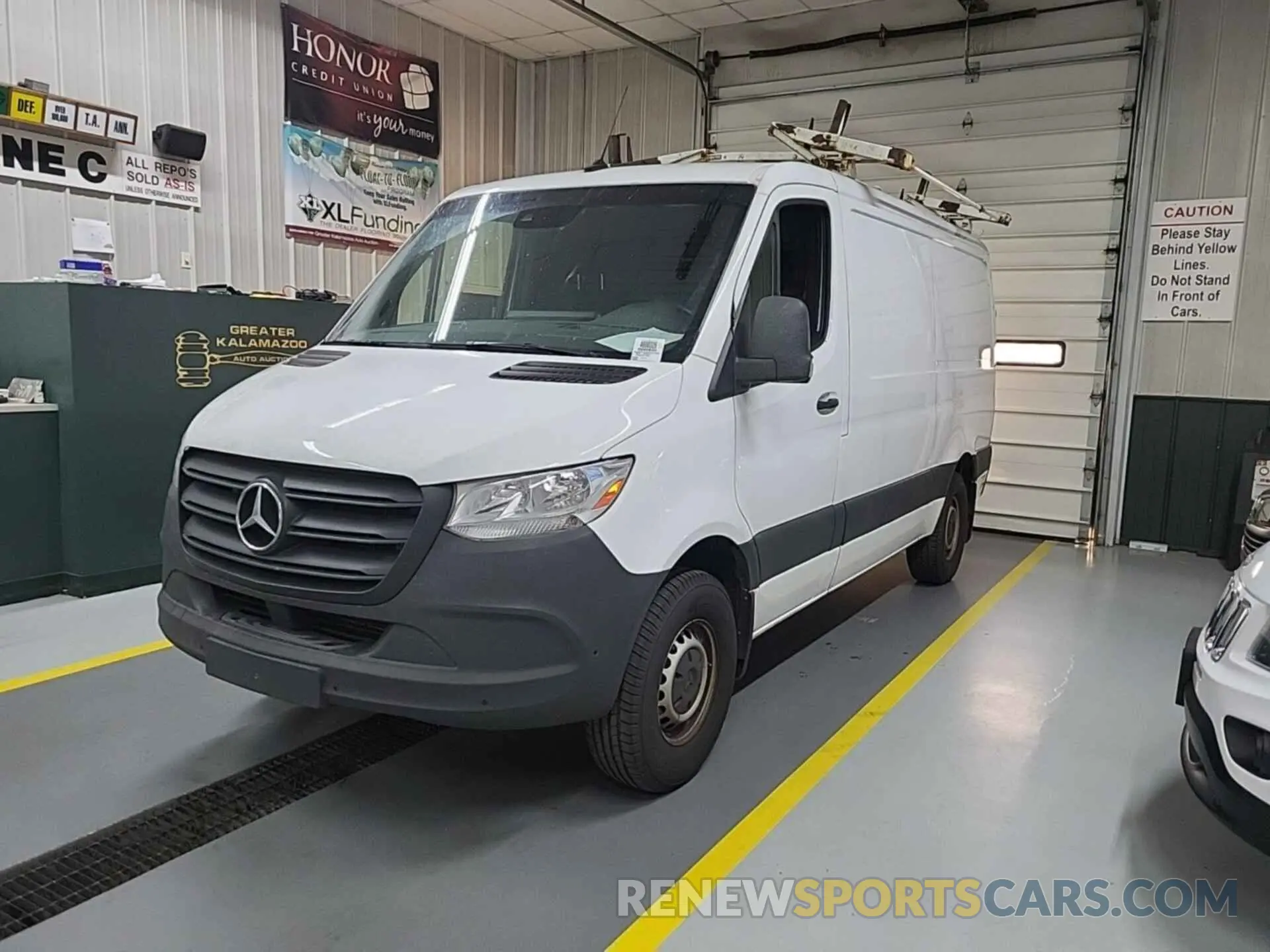 17 Photograph of a damaged car WD3PE7ED5KT011253 MERCEDES-BENZ SPRINTER 2019