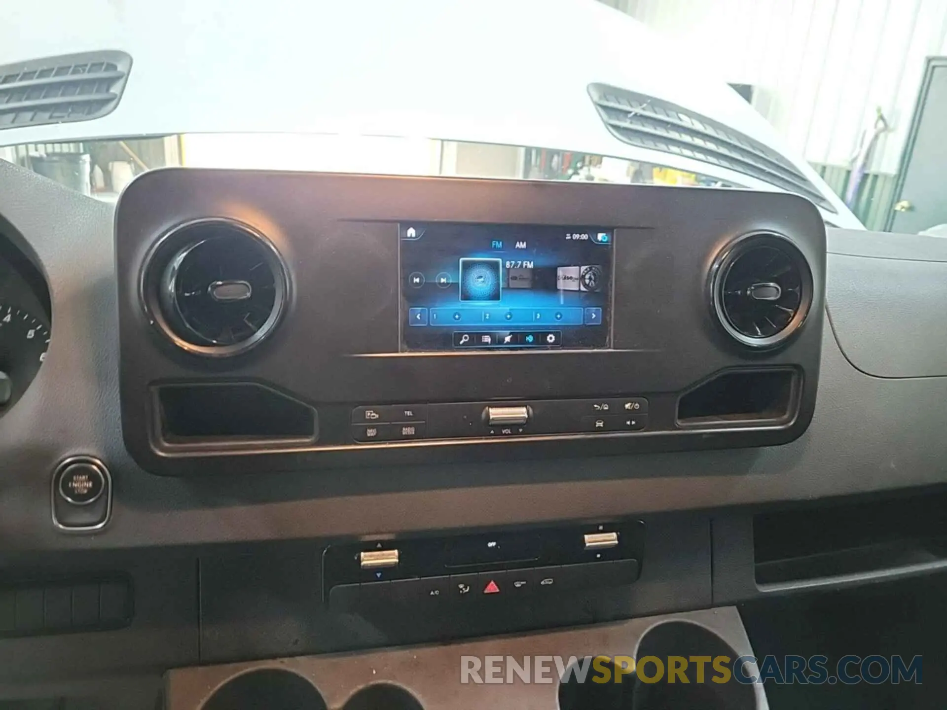 2 Photograph of a damaged car WD3PE7ED5KT011253 MERCEDES-BENZ SPRINTER 2019