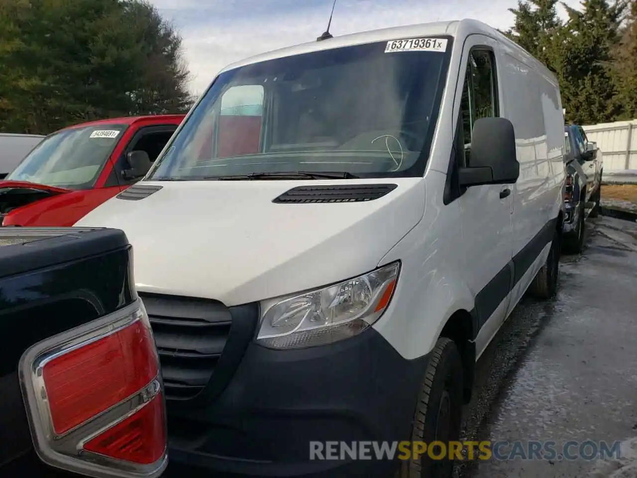 2 Photograph of a damaged car WD3PF0CD2KP047689 MERCEDES-BENZ SPRINTER 2019