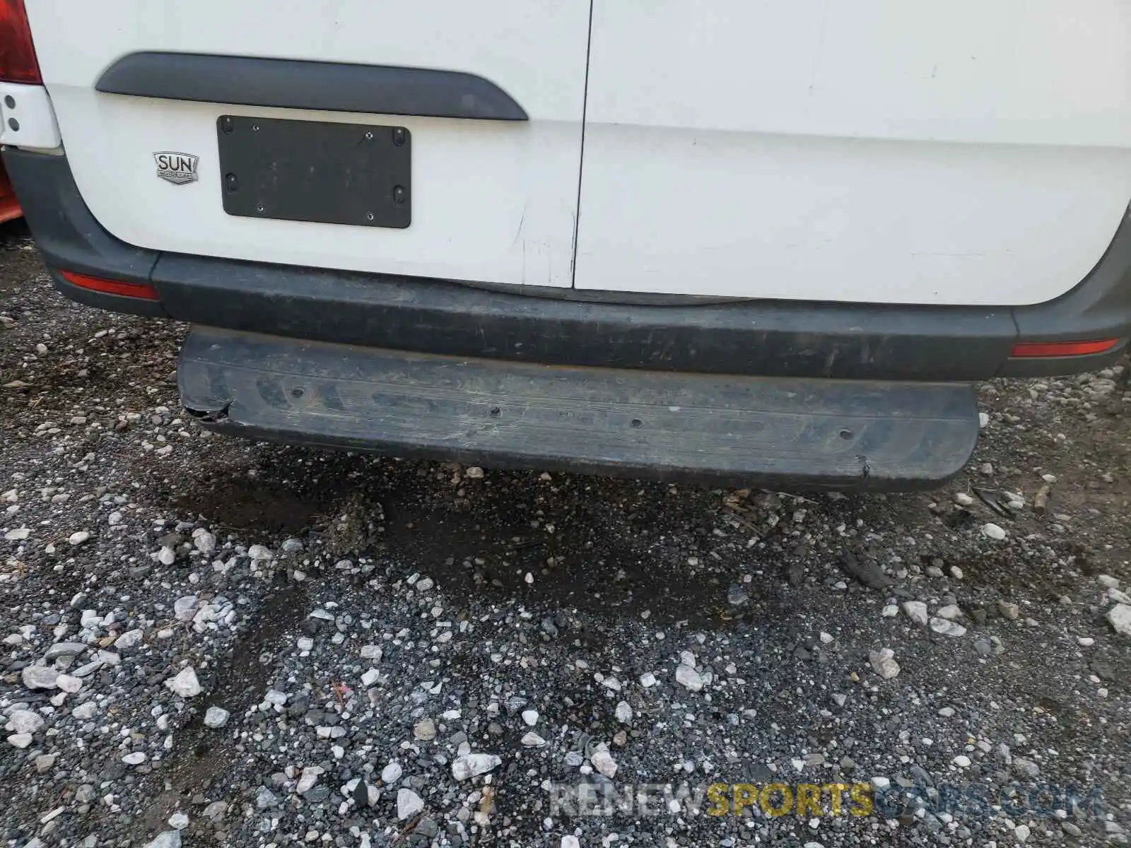 9 Photograph of a damaged car WD3PF0CD2KP047689 MERCEDES-BENZ SPRINTER 2019