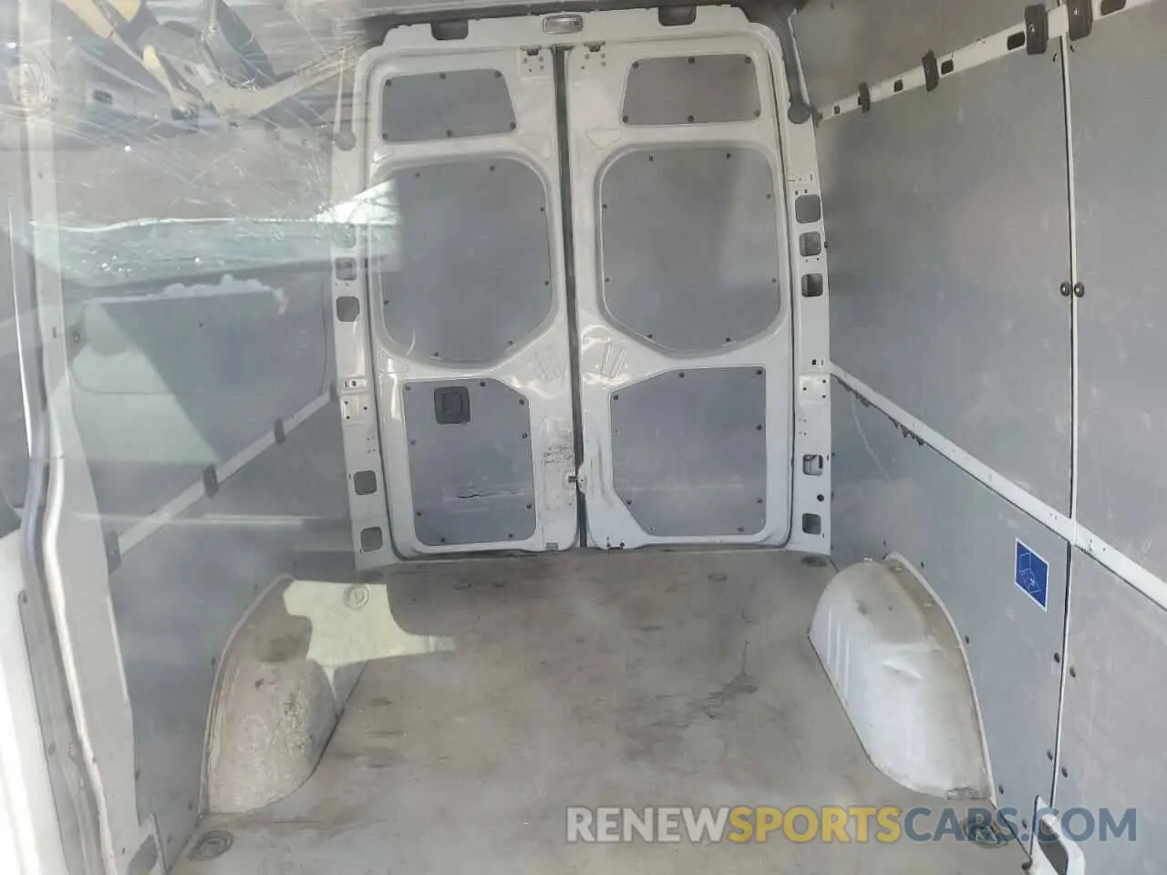10 Photograph of a damaged car WD3PF0CD5KP162982 MERCEDES-BENZ SPRINTER 2019