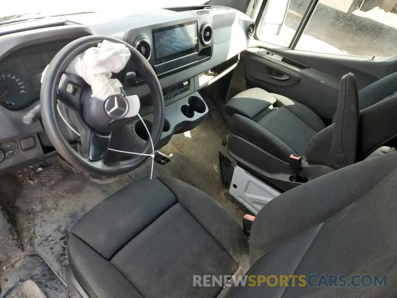 8 Photograph of a damaged car WD3PF0CD5KP162982 MERCEDES-BENZ SPRINTER 2019