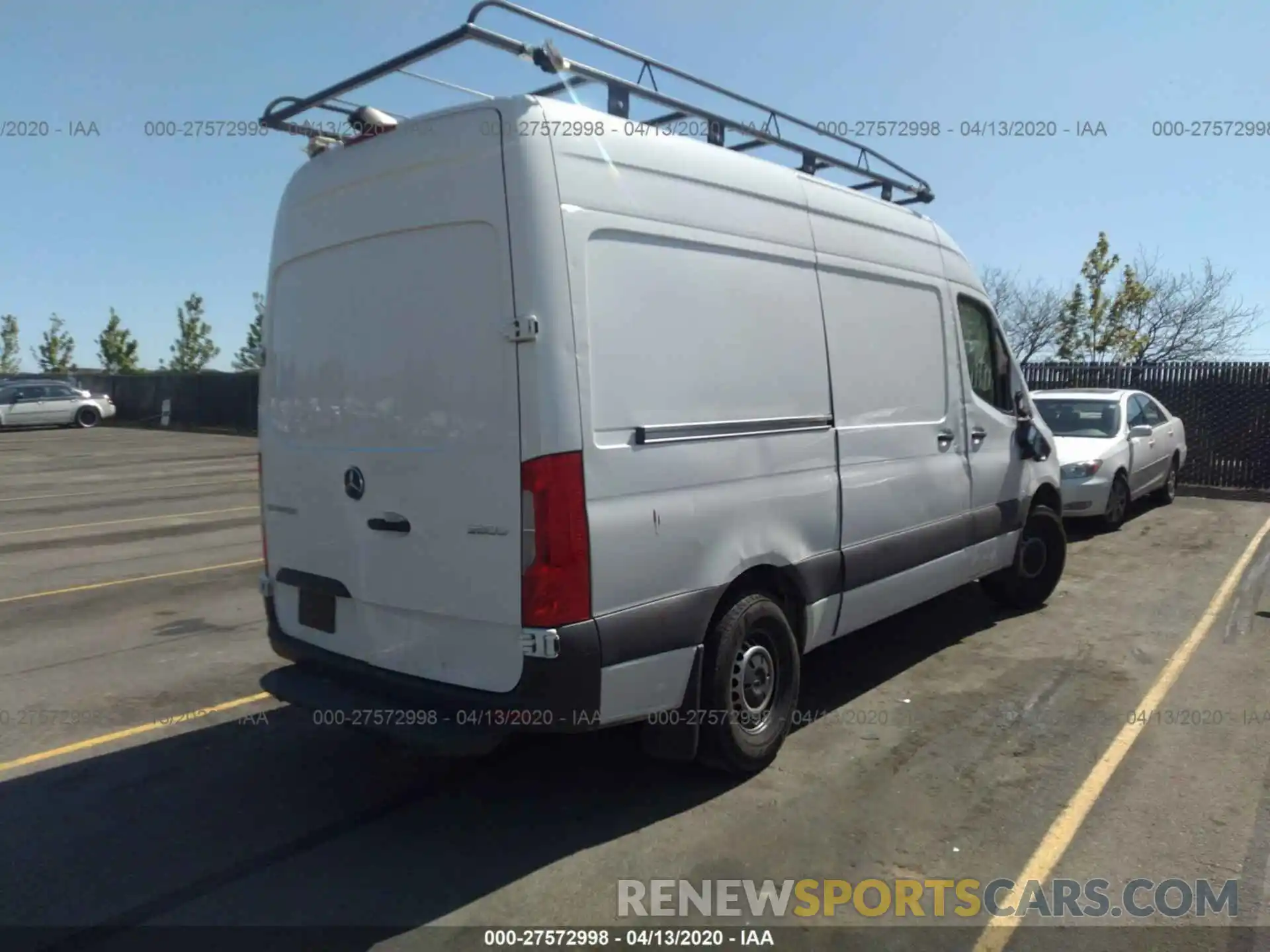 4 Photograph of a damaged car WD3PF0CD9KP057703 MERCEDES-BENZ SPRINTER 2019