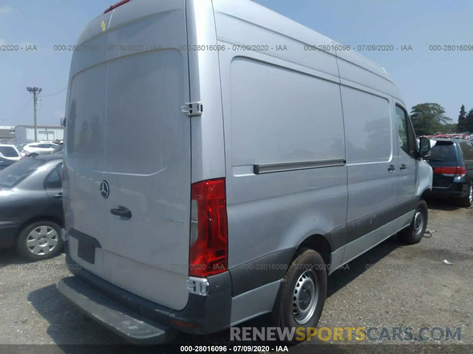 4 Photograph of a damaged car WD3PF0CD9KT015765 MERCEDES-BENZ SPRINTER 2019